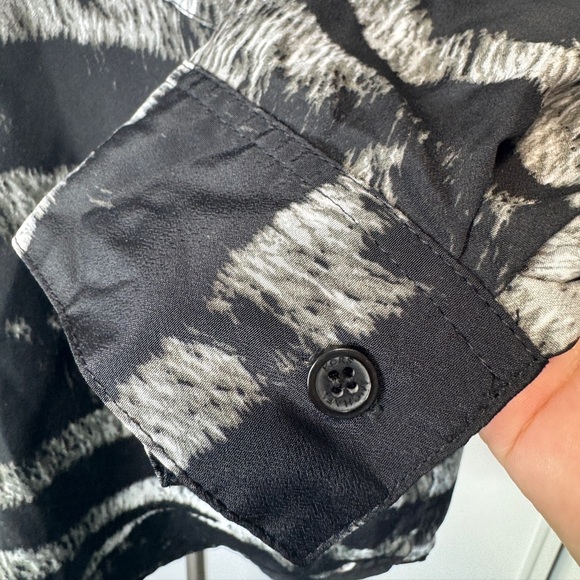 Michael Kors Printed Long Sleeve Blouse Black - Picture 8 of 10